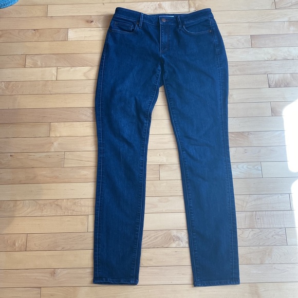 LOFT Curvy Skinny Mid Wash High Rise - Picture 5 of 8